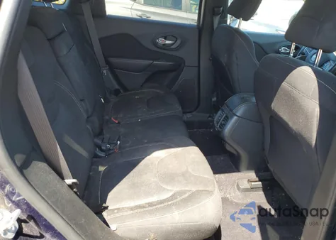 2016 Jeep Cherokee Latitude z USA, uszkodzony, nr VIN 1C4PJMCB9GW254605